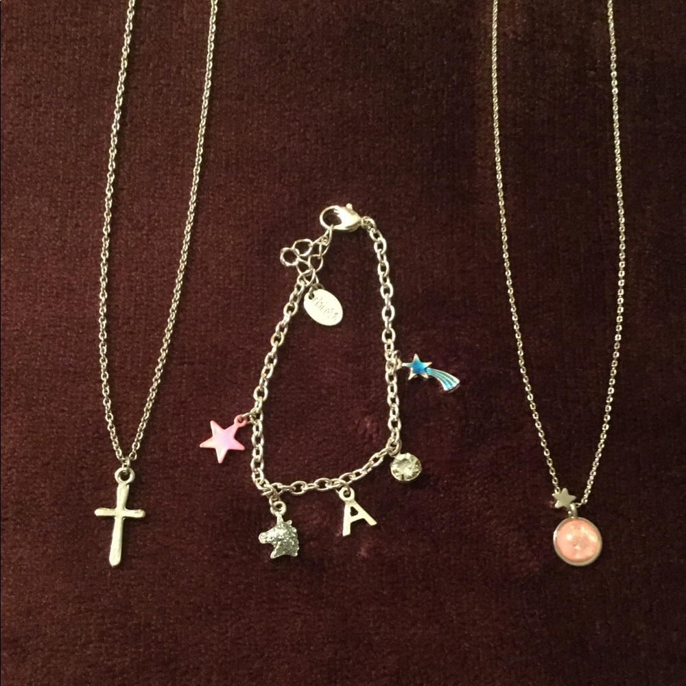 Costume jewelry necklace and bracelet